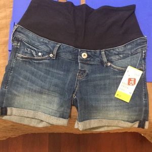 H&M maternity shorts NWT